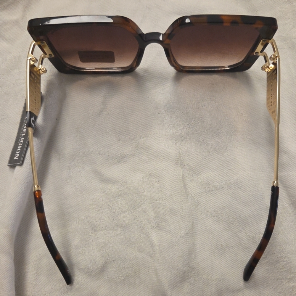 True Religion NEW Square Sunglasses Oversized Logo Tortise Gold Brown UVA - Picture 7 of 8